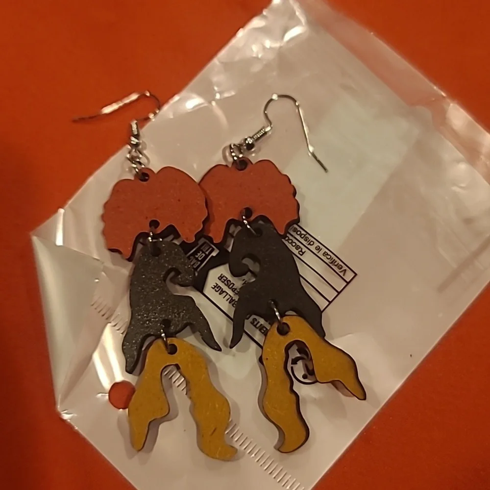 ❤️10/$20 New Hocus pocus earrings